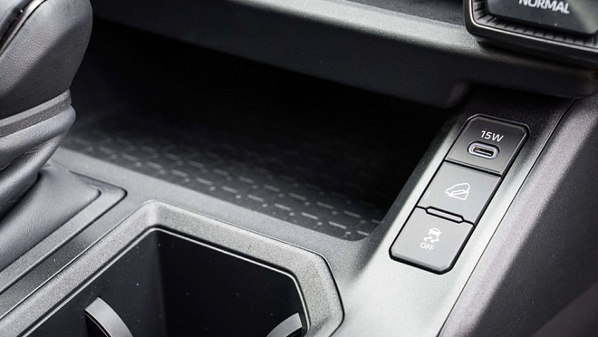 Toyota RAV4 2026 ra mắt ĐN&Aacute;: 2 bản, gi&aacute; quy đổi từ 950 triệu đồng, liệu c&oacute; về Việt Nam cạnh tranh CR-V bằng động cơ hybrid?- Ảnh 17.