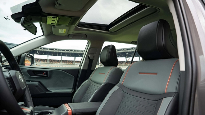 Toyota RAV4 2026 ra mắt ĐN&Aacute;: 2 bản, gi&aacute; quy đổi từ 950 triệu đồng, liệu c&oacute; về Việt Nam cạnh tranh CR-V bằng động cơ hybrid?- Ảnh 19.