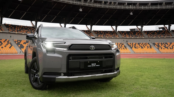 Toyota RAV4 2026 ra mắt ĐN&Aacute;: 2 bản, gi&aacute; quy đổi từ 950 triệu đồng, liệu c&oacute; về Việt Nam cạnh tranh CR-V bằng động cơ hybrid?- Ảnh 11.