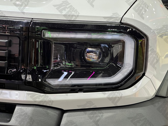 Sờ tận tay Toyota Land Cruiser FJ sắp về Việt Nam: Nhìn thực tế 'lực' hơn trên ảnh, trau chuốt 'mượt', nhiều bản độ bắt mắt- Ảnh 15. Sờ tận tay Toyota Land Cruiser FJ sắp về Việt Nam: Nhìn thực tế 'lực' hơn trên ảnh, trau chuốt 'mượt', nhiều bản độ bắt mắt- Ảnh 15.