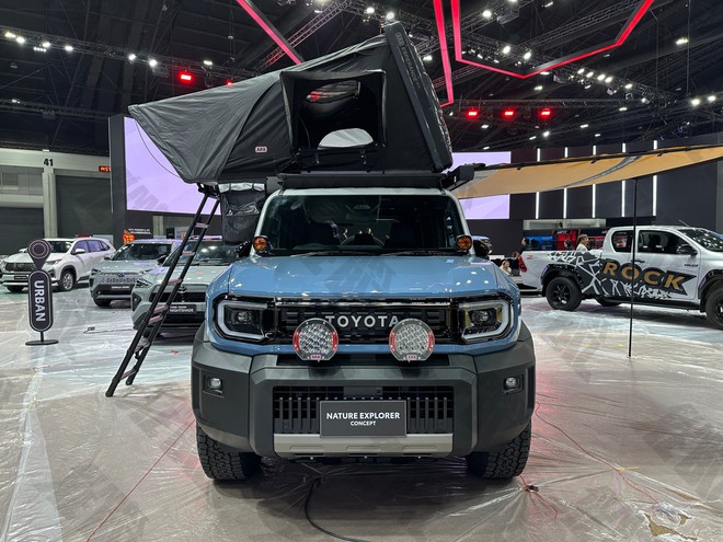 Sờ tận tay Toyota Land Cruiser FJ sắp về Việt Nam: Nhìn thực tế 'lực' hơn trên ảnh, trau chuốt 'mượt', nhiều bản độ bắt mắt- Ảnh 14. Sờ tận tay Toyota Land Cruiser FJ sắp về Việt Nam: Nhìn thực tế 'lực' hơn trên ảnh, trau chuốt 'mượt', nhiều bản độ bắt mắt- Ảnh 14.