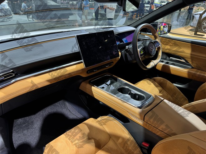 Ngắm Mazda 6e thuần điện: Sạc đầy đi 600 km, kh&oacute; t&igrave;m được đối thủ khi về Việt Nam- Ảnh 7.