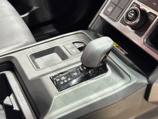 Cận cảnh Toyota Hilux điện tại BIMS 2026: Không còn 'nghèo' trang bị, màn hình như xe sang, sẵn sàng đấu sòng phẳng với Ranger về công nghệ- Ảnh 15. Cận cảnh Toyota Hilux điện tại BIMS 2026: Không còn 'nghèo' trang bị, màn hình như xe sang, sẵn sàng đấu sòng phẳng với Ranger về công nghệ- Ảnh 15.