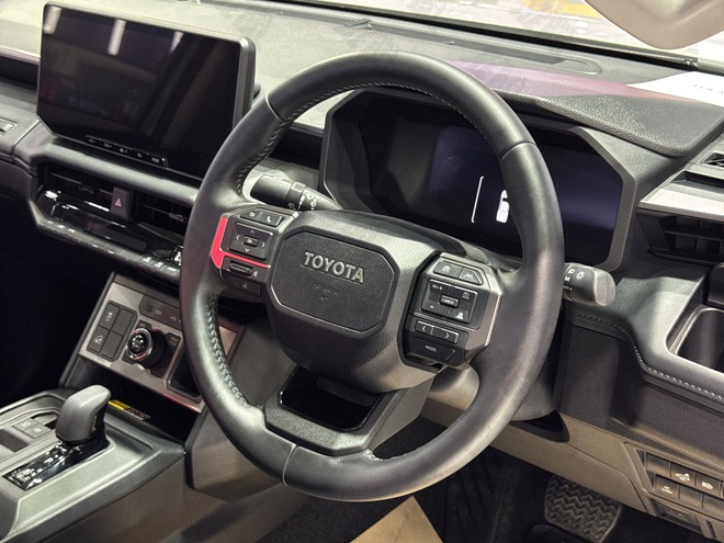 Cận cảnh Toyota Hilux điện tại BIMS 2026: Không còn 'nghèo' trang bị, màn hình như xe sang, sẵn sàng đấu sòng phẳng với Ranger về công nghệ- Ảnh 14. Cận cảnh Toyota Hilux điện tại BIMS 2026: Không còn 'nghèo' trang bị, màn hình như xe sang, sẵn sàng đấu sòng phẳng với Ranger về công nghệ- Ảnh 14.