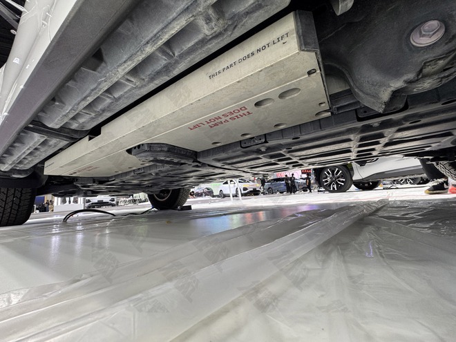 Cận cảnh Toyota Hilux điện tại BIMS 2026: Không còn 'nghèo' trang bị, màn hình như xe sang, sẵn sàng đấu sòng phẳng với Ranger về công nghệ- Ảnh 19. Cận cảnh Toyota Hilux điện tại BIMS 2026: Không còn 'nghèo' trang bị, màn hình như xe sang, sẵn sàng đấu sòng phẳng với Ranger về công nghệ- Ảnh 19.