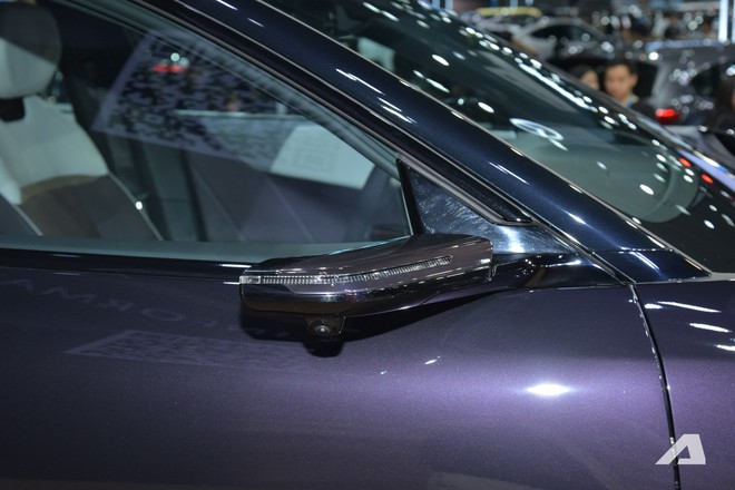 Xem Mazda CX-6e ngo&agrave;i đời thực: Bề thế hơn CX-5, thiết kế b&oacute;ng bẩy với 3 m&agrave;n h&igrave;nh si&ecirc;u lớn, chạy tới 600km/sạc- Ảnh 6.