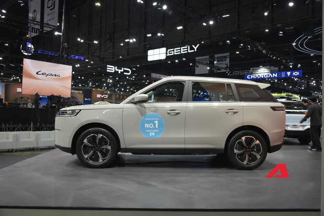 Soi kỹ Jaecoo J5 EV v&agrave; J6 EV sắp ra mắt Việt Nam: Thiết kế như xe sang, một lần sạc chạy TP.HCM - Nha Trang thoải m&aacute;i, 'phả hơi n&oacute;ng' v&agrave;o ph&acirc;n kh&uacute;c B v&agrave; C khi về Việt Nam- Ảnh 18.