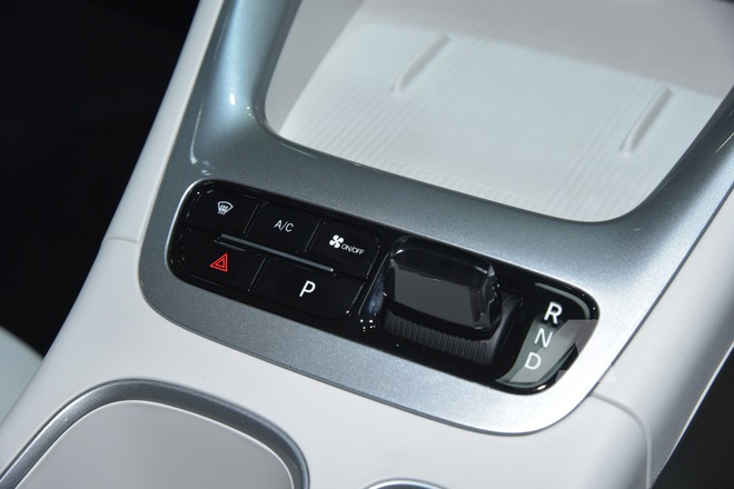 Soi chi tiết Geely EX2 trước giờ ra mắt Việt Nam: M&agrave;n h&igrave;nh 14,6 inch, ADAS đầy đủ, chạy H&agrave; Nội - H&agrave; Tĩnh chỉ trong 1 lần sạc- Ảnh 15.