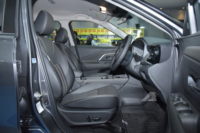 Nissan Kicks 2026 trình làng: Ngoại hình mới hầm hố hơn, thêm màn hình 12,3 inch, giá quy đổi từ 668 triệu đồng- Ảnh 5. Nissan Kicks 2026 trình làng: Ngoại hình mới hầm hố hơn, thêm màn hình 12,3 inch, giá quy đổi từ 668 triệu đồng- Ảnh 5.