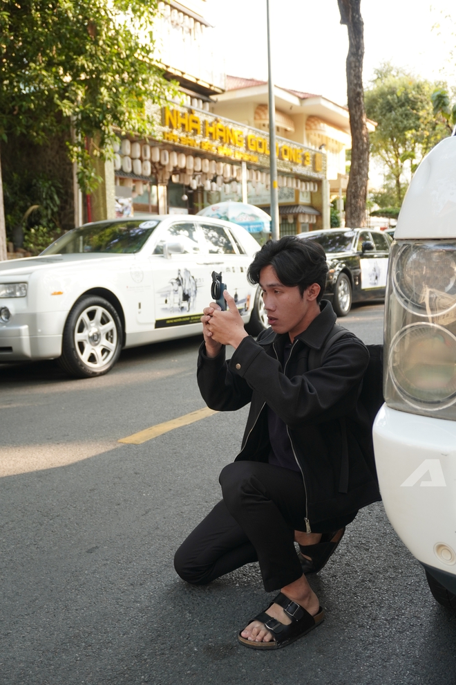 Người d&acirc;n v&acirc;y k&iacute;n d&agrave;n xe của &ocirc;ng Đặng L&ecirc; Nguy&ecirc;n Vũ: &lsquo;Lần đầu em được thấy nhiều Rolls-Royce, Range Rover, kh&ocirc;ng ngờ ch&uacute;ng to đến vậy&rsquo;- Ảnh 3.