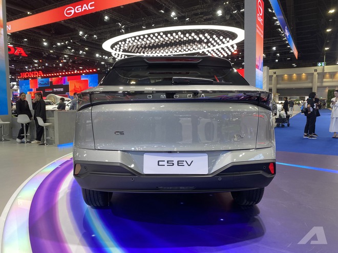 Omoda C5 EV 2026 tr&igrave;nh l&agrave;ng: 211 m&atilde; lực, m&agrave;n 24,6inch, 30 ph&uacute;t cắm điện l&agrave; c&oacute; thể chạy H&agrave; Nội - Sầm Sơn rồi trở về mới cần sạc- Ảnh 4.