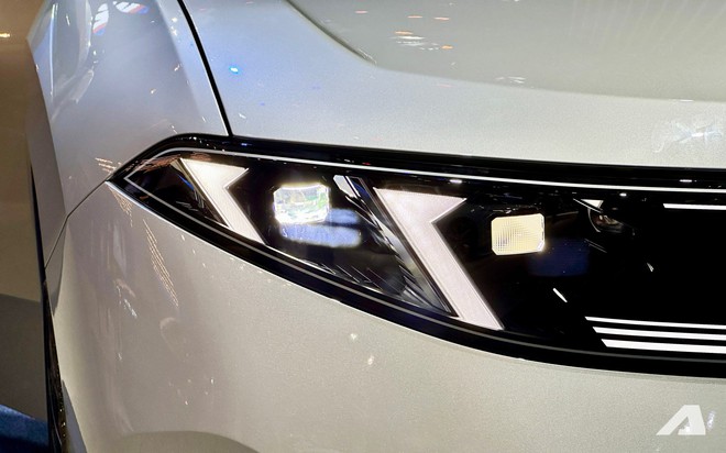 Xem trước BMW iX3 2026 dễ về Việt Nam: Gi&aacute; quy đổi gần 3 tỷ đồng, nội thất 'ngợp' m&agrave;n h&igrave;nh, đầy pin dư sức chạy H&agrave; Nội - Đ&agrave; Nẵng- Ảnh 9.