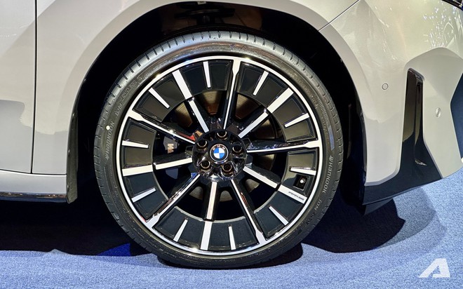 Xem trước BMW iX3 2026 dễ về Việt Nam: Gi&aacute; quy đổi gần 3 tỷ đồng, nội thất 'ngợp' m&agrave;n h&igrave;nh, đầy pin dư sức chạy H&agrave; Nội - Đ&agrave; Nẵng- Ảnh 11.