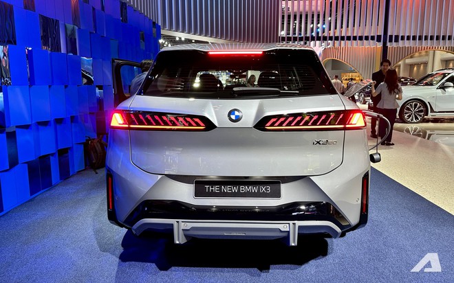 Xem trước BMW iX3 2026 dễ về Việt Nam: Gi&aacute; quy đổi gần 3 tỷ đồng, nội thất 'ngợp' m&agrave;n h&igrave;nh, đầy pin dư sức chạy H&agrave; Nội - Đ&agrave; Nẵng- Ảnh 14.
