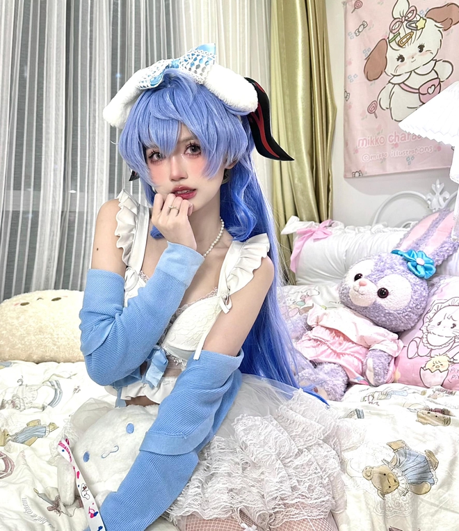 Được bố mẹ tặng ô tô hơn 2 tỷ vì đạt 2 triệu follower, cô gái Hà Nội chi thêm 14 triệu mua hoa tươi decor lễ nhận xe- Ảnh 8. Được bố mẹ tặng ô tô hơn 2 tỷ vì đạt 2 triệu follower, cô gái Hà Nội chi thêm 14 triệu mua hoa tươi decor lễ nhận xe- Ảnh 8.