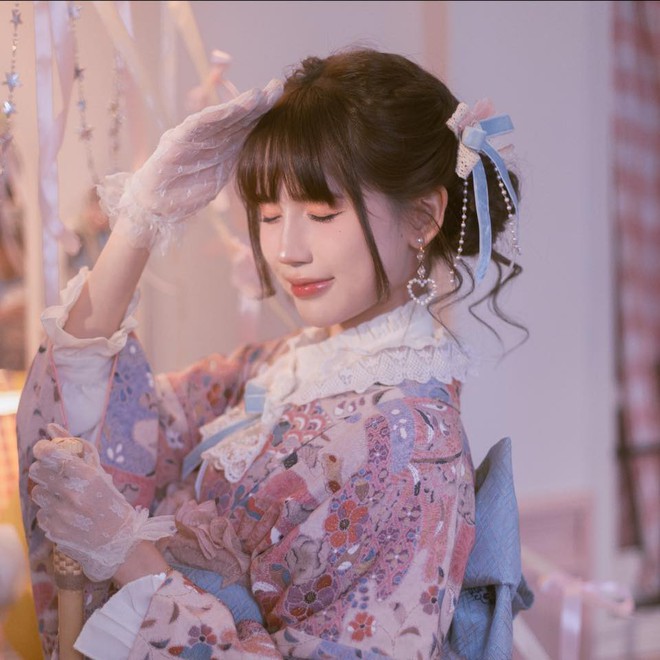 Được bố mẹ tặng ô tô hơn 2 tỷ vì đạt 2 triệu follower, cô gái Hà Nội chi thêm 14 triệu mua hoa tươi decor lễ nhận xe- Ảnh 11. Được bố mẹ tặng ô tô hơn 2 tỷ vì đạt 2 triệu follower, cô gái Hà Nội chi thêm 14 triệu mua hoa tươi decor lễ nhận xe- Ảnh 11.