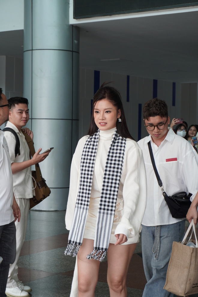 Hành trình Từ Trái Tim: Dàn mỹ nhân Kỳ Duyên, Hoàng Yến Chibi hội tụ, sinh viên mãn nhãn cùng siêu xe- Ảnh 5. Hành trình Từ Trái Tim: Dàn mỹ nhân Kỳ Duyên, Hoàng Yến Chibi hội tụ, sinh viên mãn nhãn cùng siêu xe- Ảnh 5.