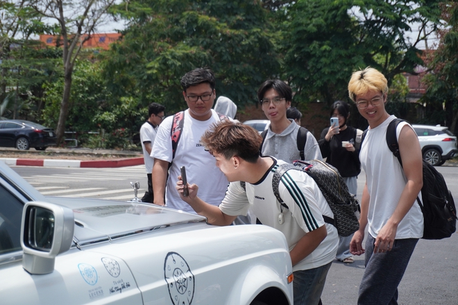 Hành trình Từ Trái Tim: Dàn mỹ nhân Kỳ Duyên, Hoàng Yến Chibi hội tụ, sinh viên mãn nhãn cùng siêu xe- Ảnh 7. Hành trình Từ Trái Tim: Dàn mỹ nhân Kỳ Duyên, Hoàng Yến Chibi hội tụ, sinh viên mãn nhãn cùng siêu xe- Ảnh 7.