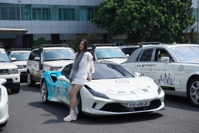 Hành trình Từ Trái Tim: Dàn mỹ nhân Kỳ Duyên, Hoàng Yến Chibi hội tụ, sinh viên mãn nhãn cùng siêu xe- Ảnh 2. Hành trình Từ Trái Tim: Dàn mỹ nhân Kỳ Duyên, Hoàng Yến Chibi hội tụ, sinh viên mãn nhãn cùng siêu xe- Ảnh 2.