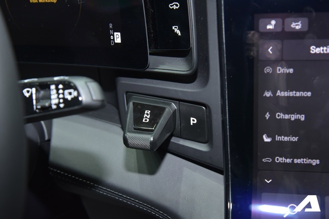 Gửi fan Porsche: Đ&acirc;y l&agrave; những điểm hay tr&ecirc;n Cayenne điện sắp về Việt Nam, gi&aacute; từ 4,72 tỷ đồng nhưng chắc kh&ocirc;ng ai mua gi&aacute; n&agrave;y- Ảnh 15.