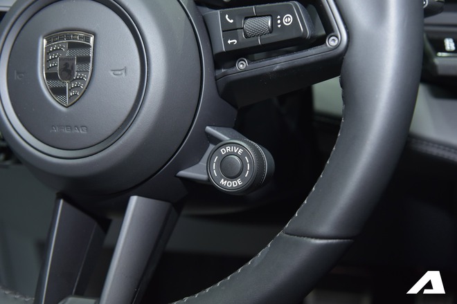 Gửi fan Porsche: Đ&acirc;y l&agrave; những điểm hay tr&ecirc;n Cayenne điện sắp về Việt Nam, gi&aacute; từ 4,72 tỷ đồng nhưng chắc kh&ocirc;ng ai mua gi&aacute; n&agrave;y- Ảnh 16.