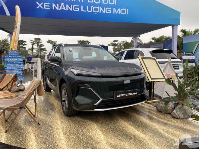 Geely EX5 ra mắt Việt Nam: Giá từ 789 triệu đồng, hybrid có thể chạy điện tới 170km, có ADAS, tiện nghi cao cấp hơn CX-5, Tucson- Ảnh 7. Geely EX5 ra mắt Việt Nam: Giá từ 789 triệu đồng, hybrid có thể chạy điện tới 170km, có ADAS, tiện nghi cao cấp hơn CX-5, Tucson- Ảnh 7.