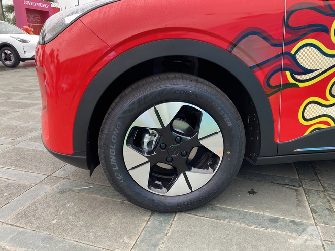 Geely EX2 ra mắt Việt Nam: Giá từ 459 triệu đồng, màn hình siêu lớn, có ADAS, sạc đầy đủ chạy Hà Nội - Hà Tĩnh- Ảnh 8. Geely EX2 ra mắt Việt Nam: Giá từ 459 triệu đồng, màn hình siêu lớn, có ADAS, sạc đầy đủ chạy Hà Nội - Hà Tĩnh- Ảnh 8.