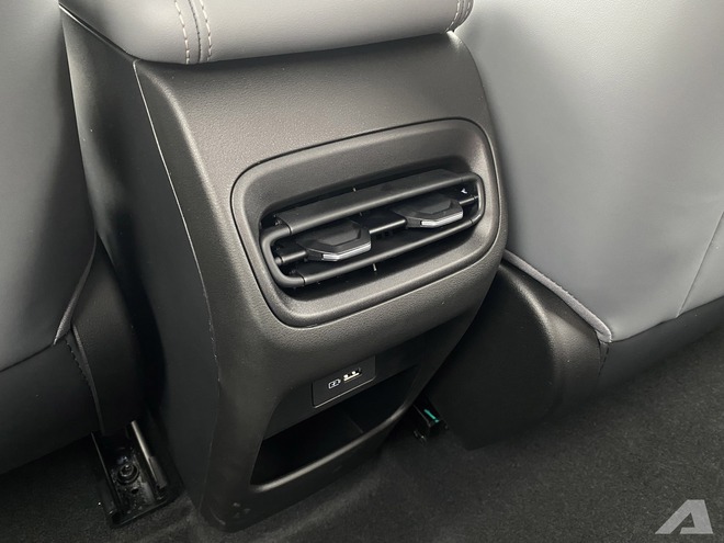 Geely EX2 ra mắt Việt Nam: Giá từ 459 triệu đồng, màn hình siêu lớn, có ADAS, sạc đầy đủ chạy Hà Nội - Hà Tĩnh- Ảnh 16. Geely EX2 ra mắt Việt Nam: Giá từ 459 triệu đồng, màn hình siêu lớn, có ADAS, sạc đầy đủ chạy Hà Nội - Hà Tĩnh- Ảnh 16.