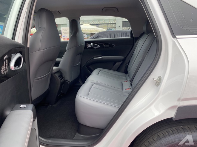 Geely EX2 ra mắt Việt Nam: Giá từ 459 triệu đồng, màn hình siêu lớn, có ADAS, sạc đầy đủ chạy Hà Nội - Hà Tĩnh- Ảnh 12. Geely EX2 ra mắt Việt Nam: Giá từ 459 triệu đồng, màn hình siêu lớn, có ADAS, sạc đầy đủ chạy Hà Nội - Hà Tĩnh- Ảnh 12.