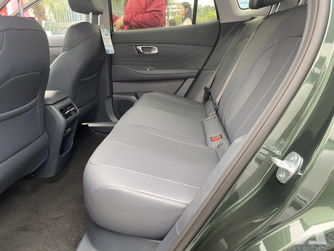 Geely EX5 ra mắt Việt Nam: Giá từ 789 triệu đồng, hybrid có thể chạy điện tới 170km, có ADAS, tiện nghi cao cấp hơn CX-5, Tucson- Ảnh 15. Geely EX5 ra mắt Việt Nam: Giá từ 789 triệu đồng, hybrid có thể chạy điện tới 170km, có ADAS, tiện nghi cao cấp hơn CX-5, Tucson- Ảnh 15.