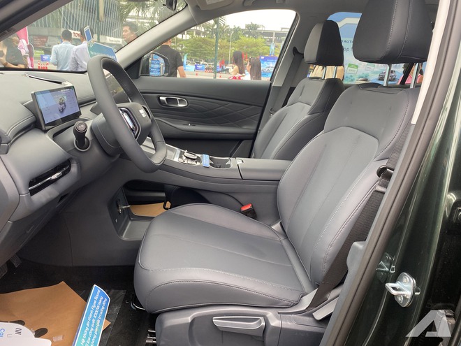 Geely EX5 ra mắt Việt Nam: Giá từ 789 triệu đồng, hybrid có thể chạy điện tới 170km, có ADAS, tiện nghi cao cấp hơn CX-5, Tucson- Ảnh 14. Geely EX5 ra mắt Việt Nam: Giá từ 789 triệu đồng, hybrid có thể chạy điện tới 170km, có ADAS, tiện nghi cao cấp hơn CX-5, Tucson- Ảnh 14.