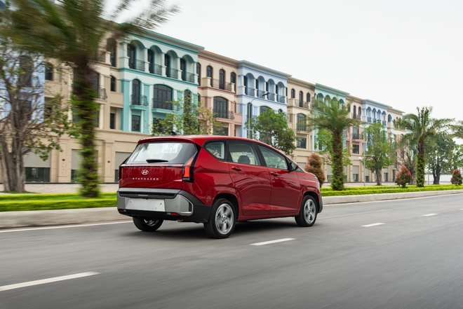 Cận cảnh Hyundai Stargazer mới tại Việt Nam: Loạt n&acirc;ng cấp đắt gi&aacute; gi&uacute;p n&acirc;ng tầm ho&agrave;n to&agrave;n trải nghiệm- Ảnh 15.