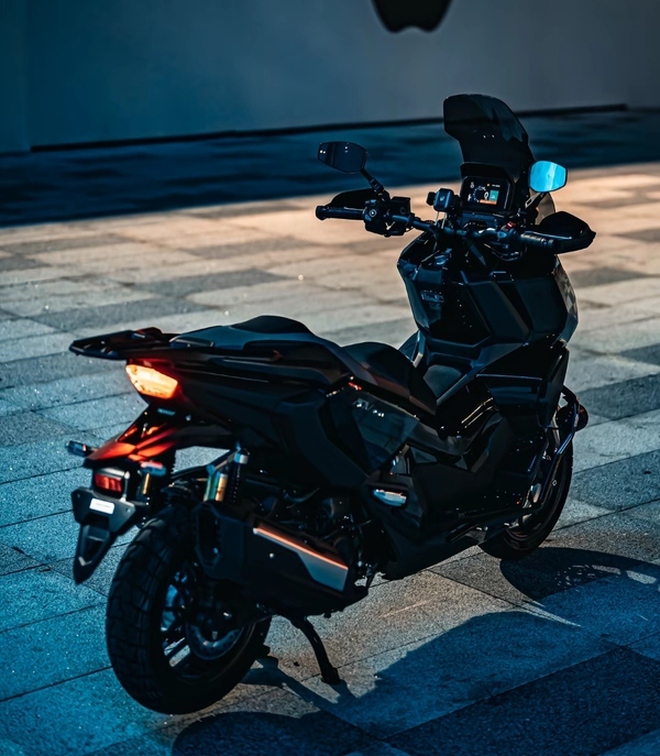 Honda ADV350 tại Việt Nam có giá lăn bánh gần 176 triệu đồng, vì sao vẫn khiến người chơi xe sẵn sàng xuống tiền?- Ảnh 4. Honda ADV350 tại Việt Nam có giá lăn bánh gần 176 triệu đồng, vì sao vẫn khiến người chơi xe sẵn sàng xuống tiền?- Ảnh 4.