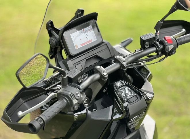 Honda ADV350 tại Việt Nam có giá lăn bánh gần 176 triệu đồng, vì sao vẫn khiến người chơi xe sẵn sàng xuống tiền?- Ảnh 8. Honda ADV350 tại Việt Nam có giá lăn bánh gần 176 triệu đồng, vì sao vẫn khiến người chơi xe sẵn sàng xuống tiền?- Ảnh 8.