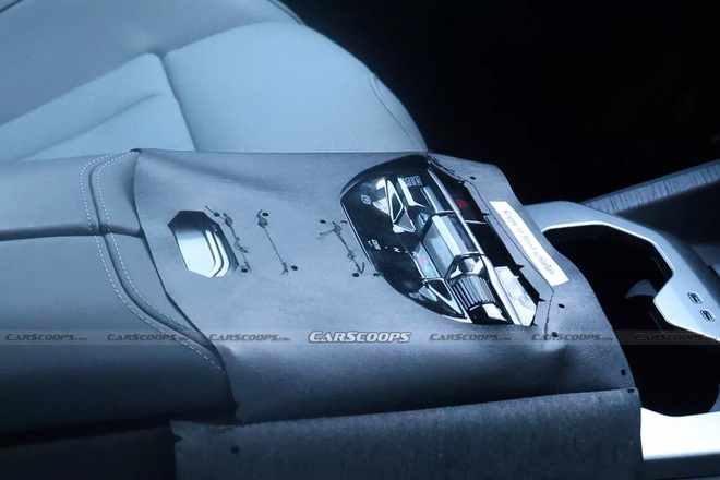 BMW 5 Series mới lộ nội thất lột x&aacute;c ho&agrave;n to&agrave;n: M&agrave;n h&igrave;nh khủng, HUD si&ecirc;u d&agrave;i tr&ecirc;n k&iacute;nh l&aacute;i, căng mắt vẫn kh&oacute; t&igrave;m nổi n&uacute;t bấm- Ảnh 5.