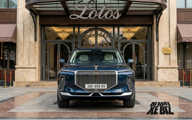 Bộ đ&ocirc;i xe si&ecirc;u sang Lạc Hồng lăn b&aacute;nh tr&ecirc;n phố thế n&agrave;o, đứng cạnh Maybach ra sao - Bộ ảnh v&agrave; clip n&agrave;y sẽ gi&uacute;p bạn trả lời c&acirc;u hỏi đ&oacute;- Ảnh 5.