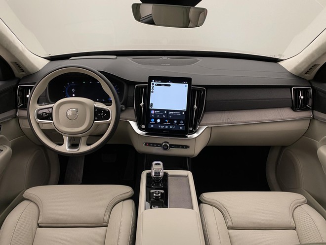 Volvo XC90 2026 dự kiến 3,579 tỷ đồng tại Việt Nam: Rẻ hơn bản cũ nửa tỷ nhưng đánh đổi động cơ, sắp ra mắt cạnh tranh X5, Q7- Ảnh 5. Volvo XC90 2026 dự kiến 3,579 tỷ đồng tại Việt Nam: Rẻ hơn bản cũ nửa tỷ nhưng đánh đổi động cơ, sắp ra mắt cạnh tranh X5, Q7- Ảnh 5.