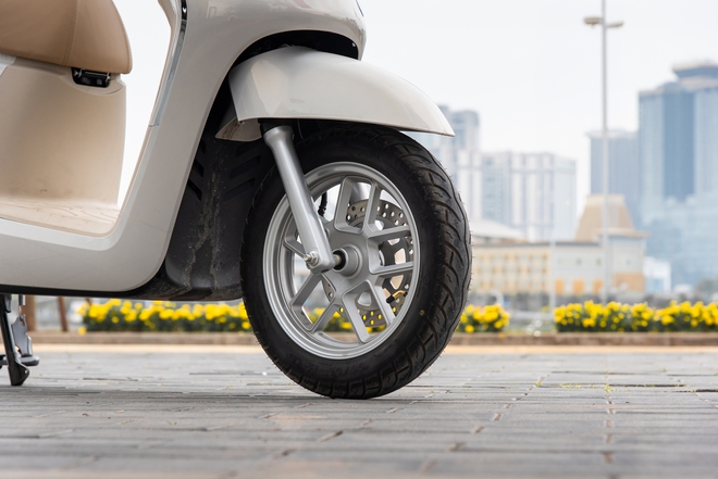 Đánh giá Yadea Osta sau 1 tuần sử dụng: Bóc hết ưu/nhược điểm người dùng cần biết- Ảnh 19. Đánh giá Yadea Osta sau 1 tuần sử dụng: Bóc hết ưu/nhược điểm người dùng cần biết- Ảnh 19.