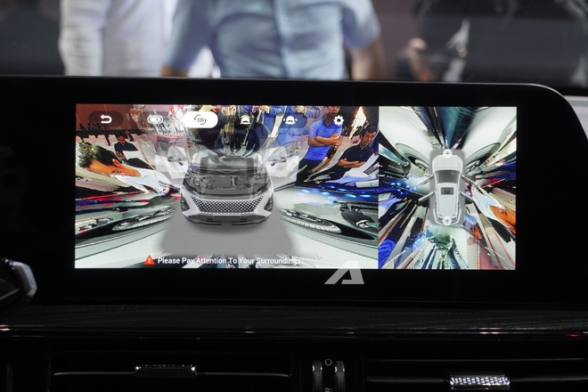 Omoda C5 SHS ra mắt Việt Nam: Gi&aacute; khởi điểm 599 triệu đồng, trang bị AI, sạc v&agrave; đổ đầy xăng đi hơn 1.000km, phả hơi n&oacute;ng v&agrave;o Toyota Corolla Cross- Ảnh 13.