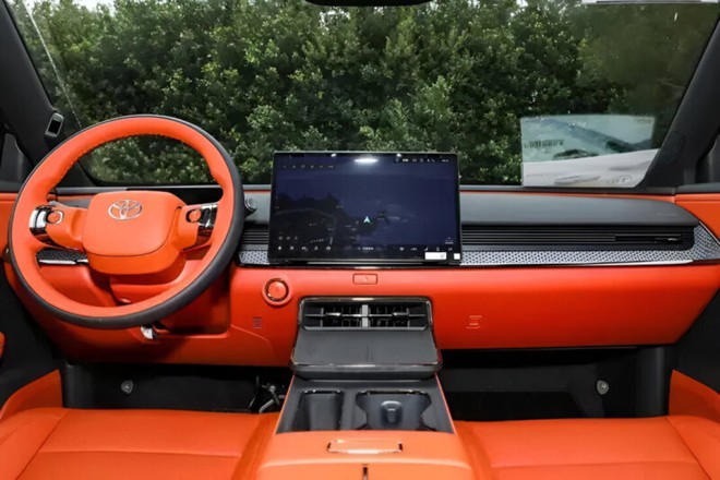 Sedan, SUV điện rẻ nhất của Toyota nay c&agrave;ng rẻ hơn: Gi&aacute; quy đổi từ 358 triệu đồng, đắt kh&aacute;ch kỷ lục ở thị trường s&aacute;t Việt Nam- Ảnh 4.