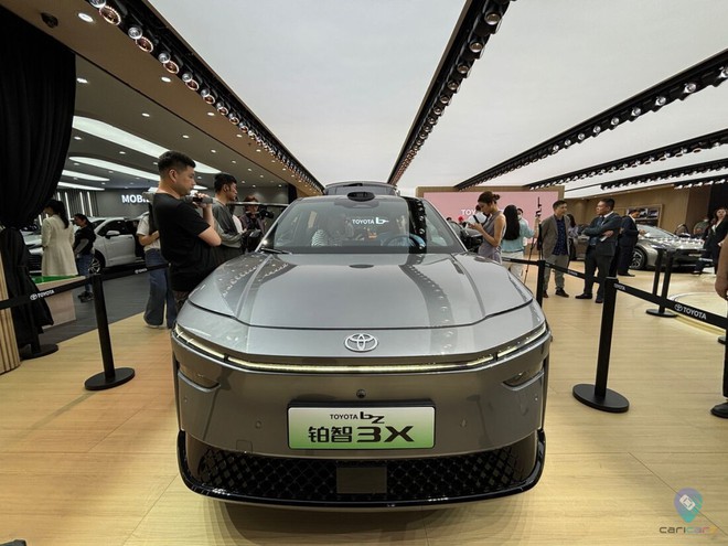 Sedan, SUV điện rẻ nhất của Toyota nay c&agrave;ng rẻ hơn: Gi&aacute; quy đổi từ 358 triệu đồng, đắt kh&aacute;ch kỷ lục ở thị trường s&aacute;t Việt Nam- Ảnh 2.