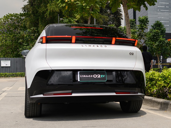 Lynk & Co 02 nhận cọc tại Việt Nam: Cỡ Corolla Cross, d&aacute;ng coupe, chung nền tảng Volvo, chạy 530km/sạc- Ảnh 4.