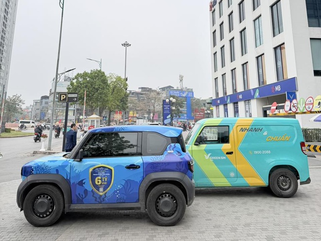 Gi&aacute;m đốc ở H&agrave; Nội sắm VinFast EC Van thay xe tải chở h&agrave;ng trong phố, t&iacute;nh trải nghiệm l&aacute;i xuy&ecirc;n Việt khi c&oacute; thời gian- Ảnh 3.