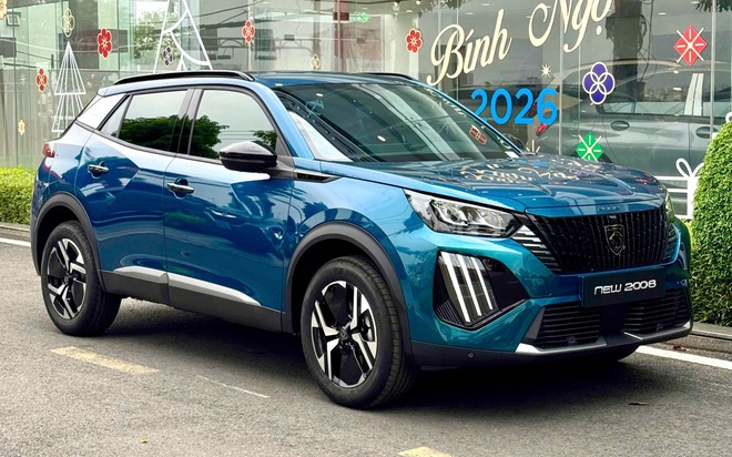 Chọn Peugeot 2008 bản rẻ nhất vừa ra mắt hay Mazda CX-5 cùng tầm giá khoảng 780 triệu đồng: Kích thước khác biệt, công nghệ gần tương đương- Ảnh 1. Chọn Peugeot 2008 bản rẻ nhất vừa ra mắt hay Mazda CX-5 cùng tầm giá khoảng 780 triệu đồng: Kích thước khác biệt, công nghệ gần tương đương- Ảnh 1.