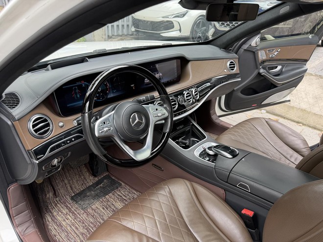 Diễn vi&ecirc;n phim 'Mưa đỏ' tậu Mercedes-Benz S 450 Luxury tặng vợ dịp 8/3: Xe đời 2020 lột x&aacute;c phong c&aacute;ch Maybach, nhập hội c&ugrave;ng Quốc Trường, Ho&agrave; Minzy- Ảnh 6.