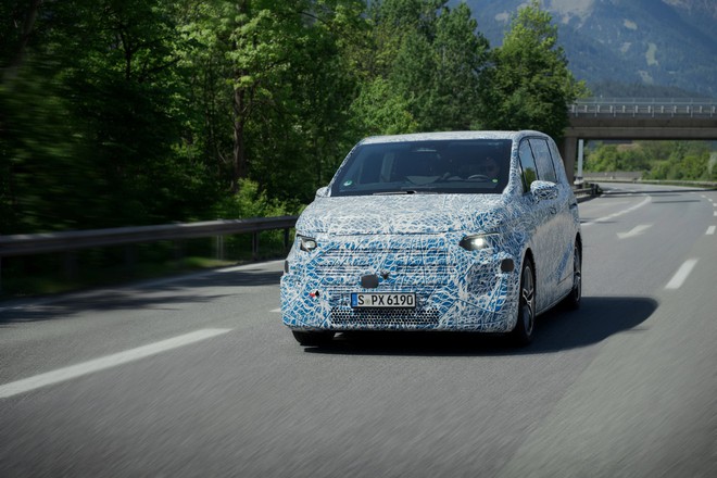 Mercedes-Benz VLE nh&aacute; h&agrave;ng th&ecirc;m chi tiết mới, ra mắt ngay th&aacute;ng n&agrave;y: Đ&egrave;n kiểu GLC, động cơ điện, cạnh tranh Alphard- Ảnh 2.