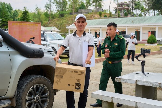 Video 10 ph&uacute;t t&oacute;m gọn gần 3.000km d&agrave;n Range Rover tới T&acirc;y Bắc: Nhiều cung đường khắc nghiệt thử th&aacute;ch sự bền bỉ của cả đo&agrave;n người v&agrave; xe- Ảnh 6.