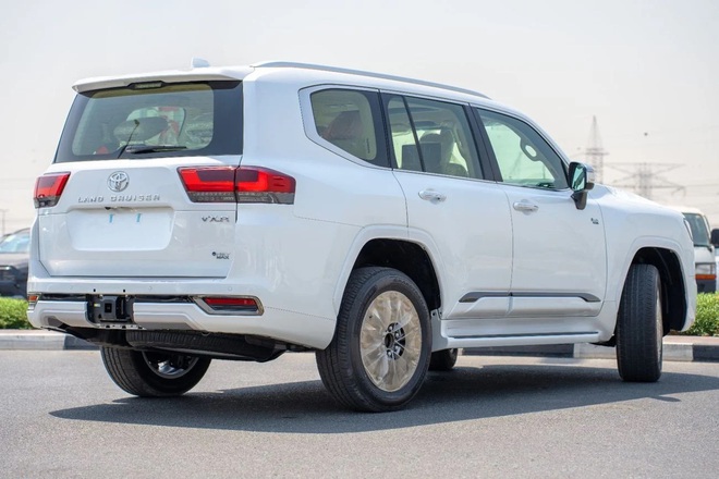 Toyota Land Cruiser hybrid nhận cọc tại Việt Nam: Gi&aacute; dự kiến tăng nhẹ, mạnh hơn cả &lsquo;Mẹc G&rsquo; mới sắp về, dễ ra mắt năm nay- Ảnh 4.