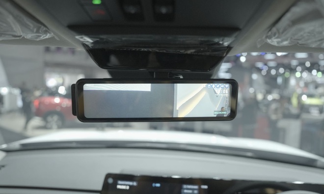 Rộ tin Mitsubishi Xforce sắp n&acirc;ng cấp tại Việt Nam: Ngoại thất c&oacute; thể tinh chỉnh, nếu th&ecirc;m hybrid, cần số điện tử, camera 360 sẽ l&agrave;m kh&oacute; Yaris Cross- Ảnh 4.