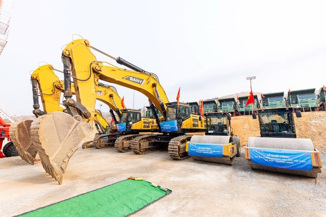 Tàu cao tốc của VinSpeed có thể đạt tới 350km/h, chạy Hà Nội - Quảng Ninh chỉ trong 23 phút- Ảnh 2. Tàu cao tốc của VinSpeed có thể đạt tới 350km/h, chạy Hà Nội - Quảng Ninh chỉ trong 23 phút- Ảnh 2.